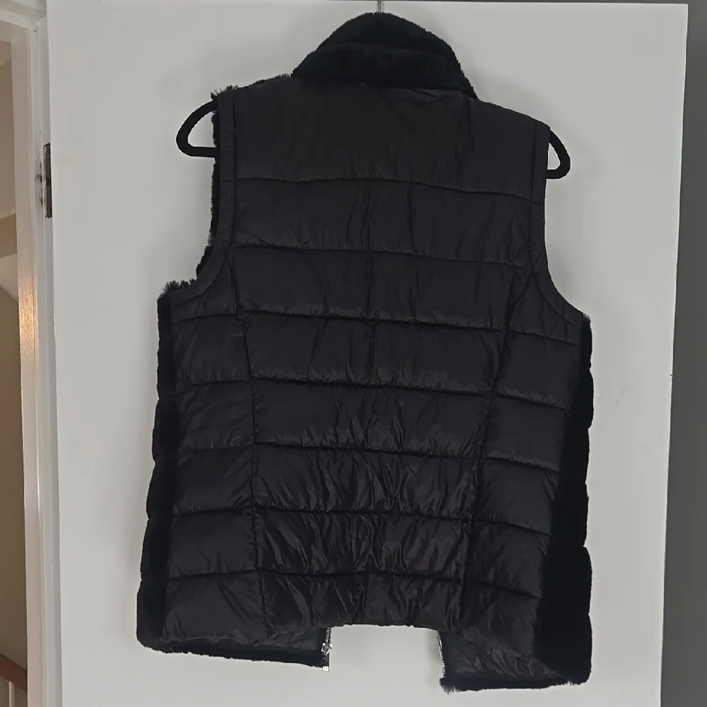 Calvin Klein Black Faux Fur Puffer Vest - Picture 3 of 6